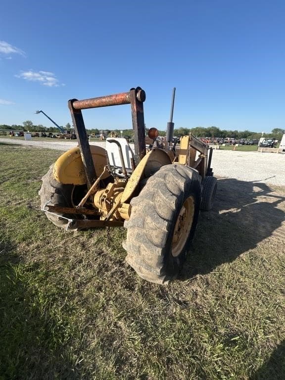 Image of Ford 4500 equipment image 3