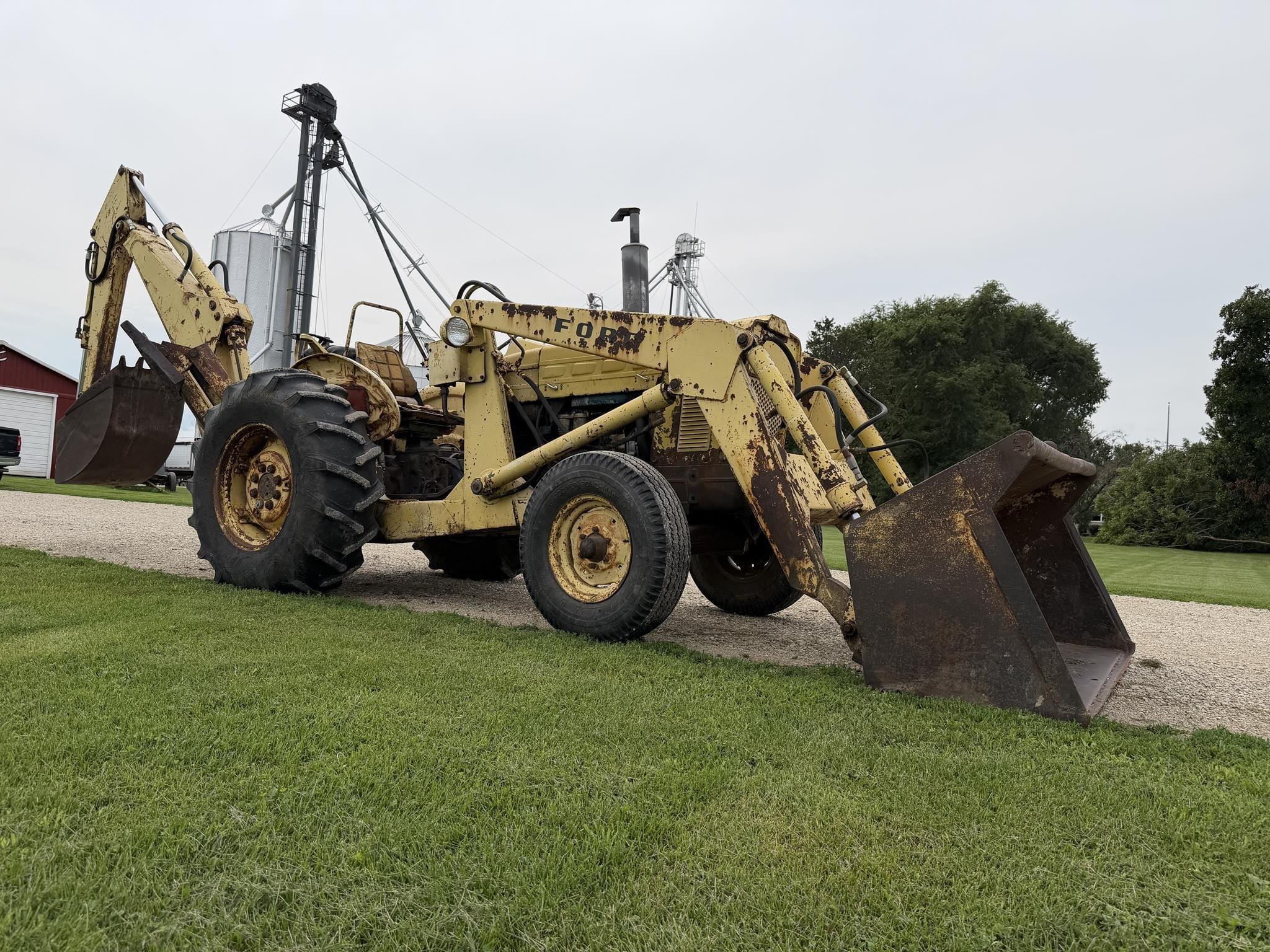Ford 4500 Equipment Image0