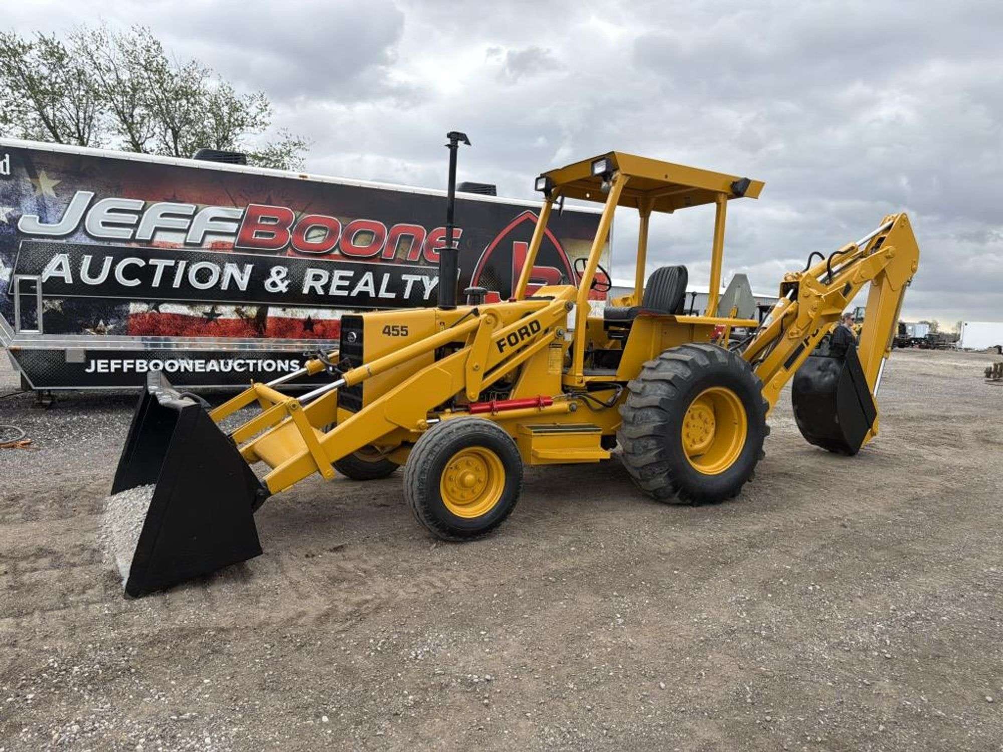 Ford 455 Equipment Image0