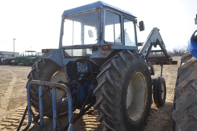 Image of Ford 4600 equipment image 2