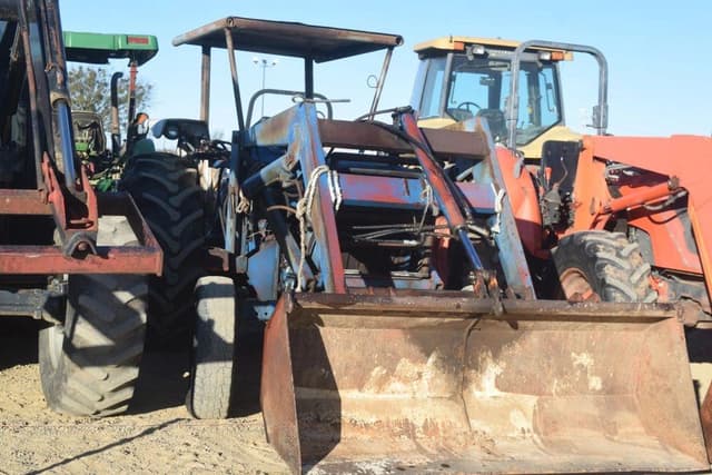 Image of Ford 4600 equipment image 3