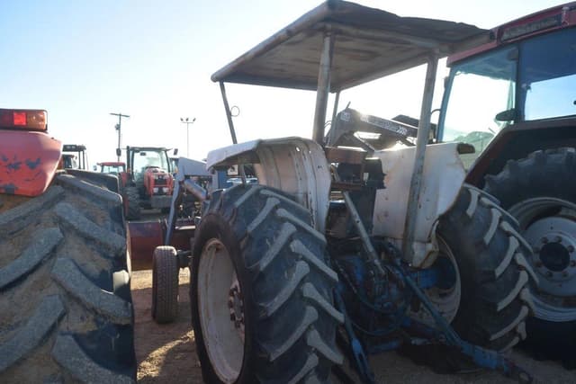 Image of Ford 4600 equipment image 1