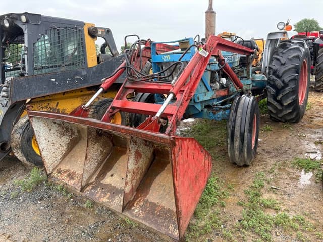 Image of Ford 4600 equipment image 2