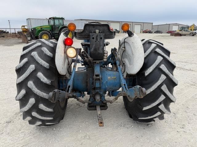 Image of Ford 4600 equipment image 3