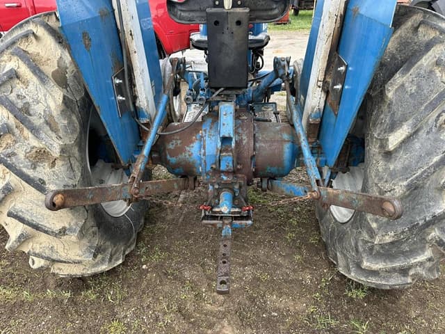 Image of Ford 4600 equipment image 4