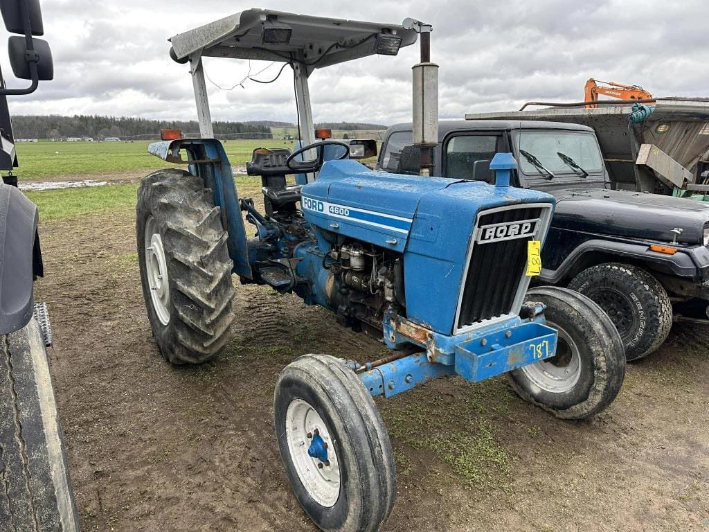Ford 4600 Equipment Image0
