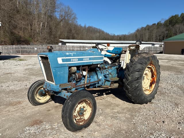 Image of Ford 4600 equipment image 4