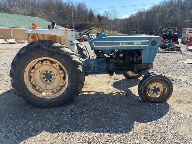 Image of Ford 4600 equipment image 1