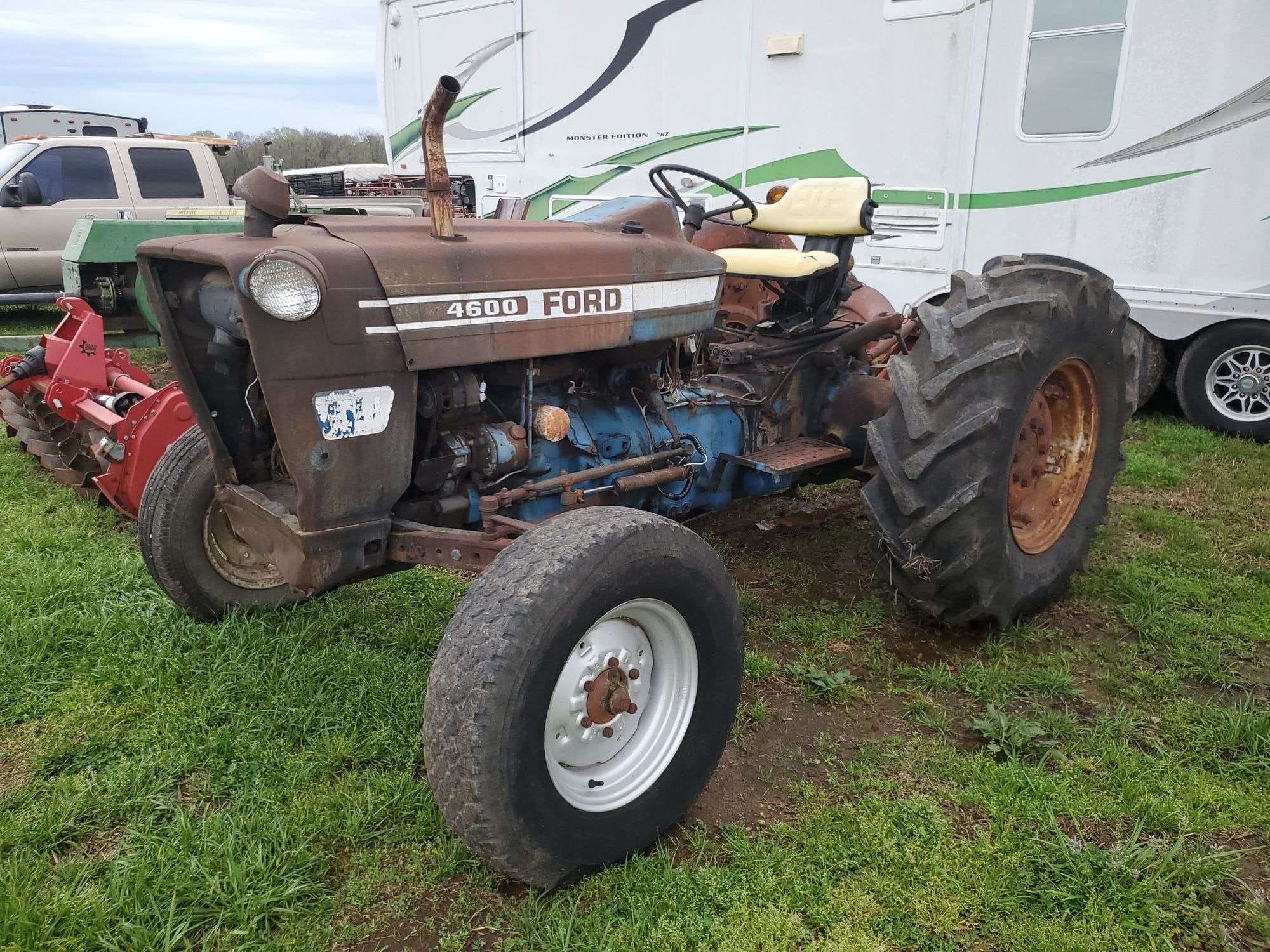 Ford 4600 Equipment Image0