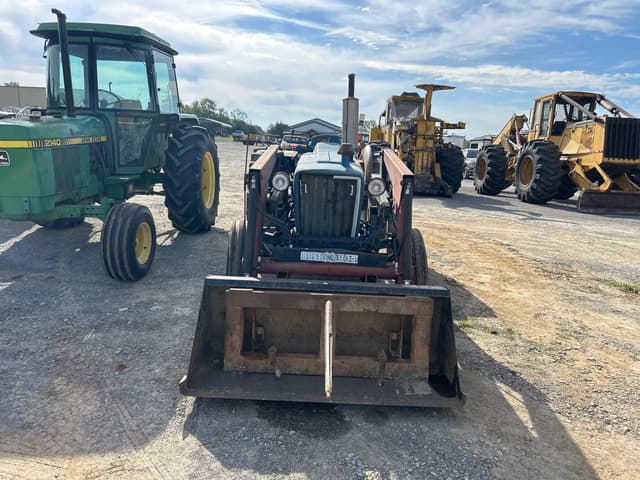 Image of Ford 4600 equipment image 3
