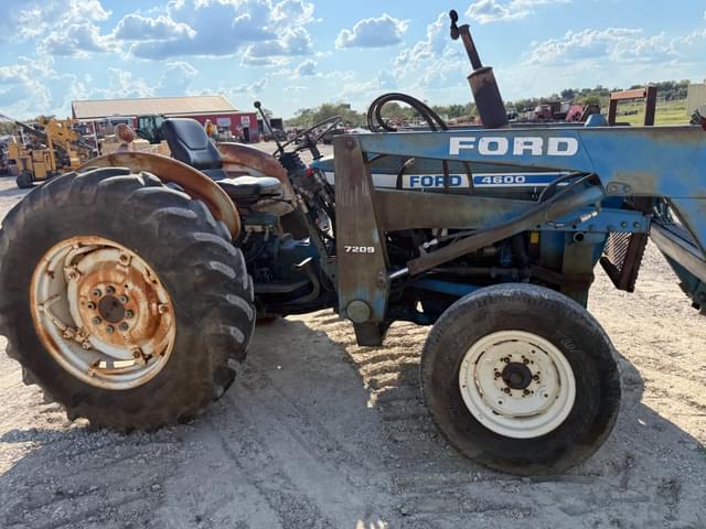 Image of Ford 4600 equipment image 4