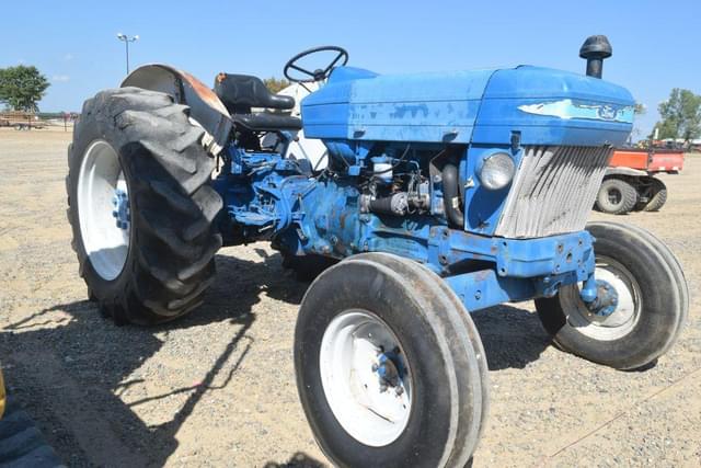 Image of Ford 4610 equipment image 3