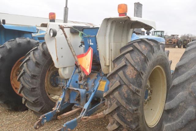 Image of Ford 4610 equipment image 2