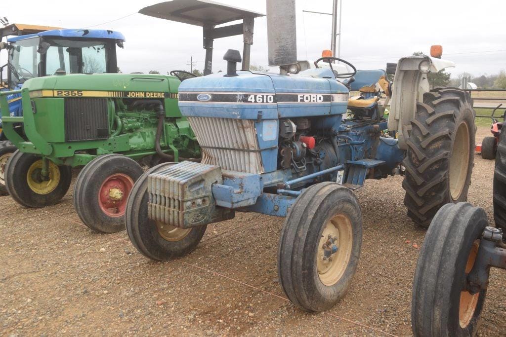 Ford 4610 Equipment Image0