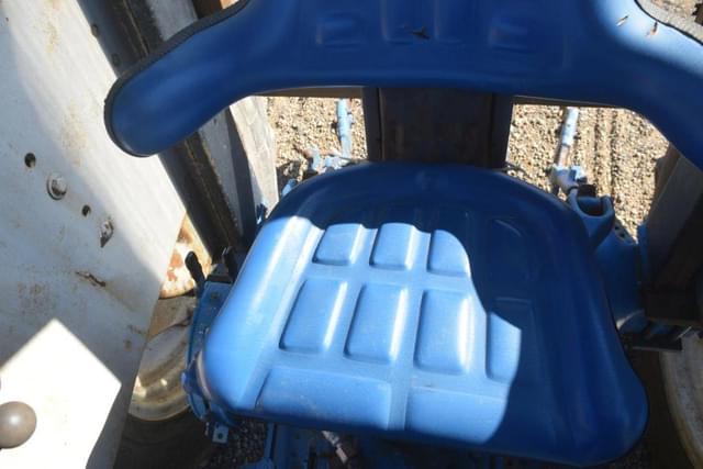 Image of Ford 4610 equipment image 4