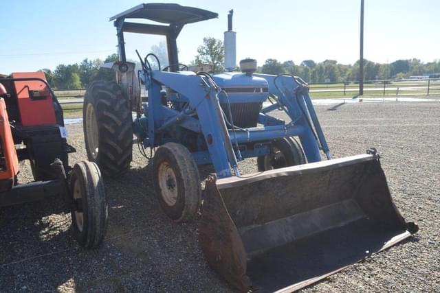 Image of Ford 4610 equipment image 3