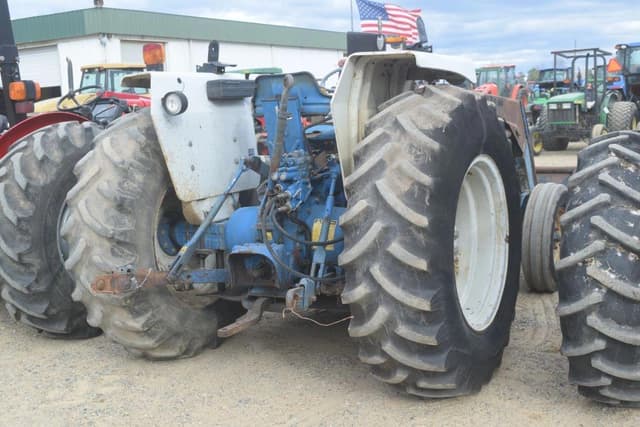 Image of Ford 4610 equipment image 2