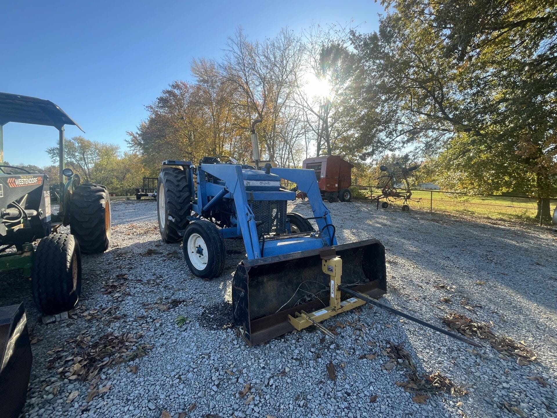Ford 4610 Equipment Image0