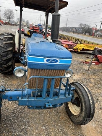 1983 Ford 4610 Equipment Image0