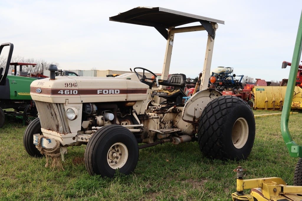 Ford 4610 Equipment Image0