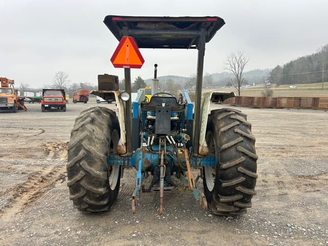 Image of Ford 4610 equipment image 4