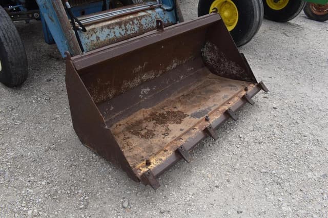 Image of Ford 4610 equipment image 2