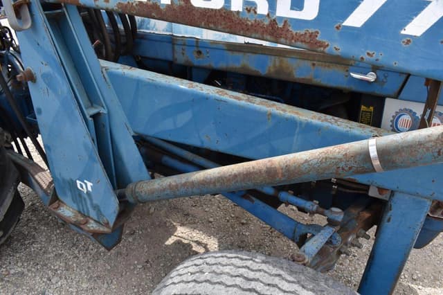 Image of Ford 4610 equipment image 4