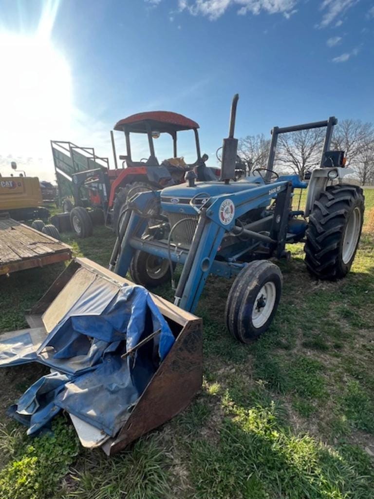 Ford 4610 Equipment Image0