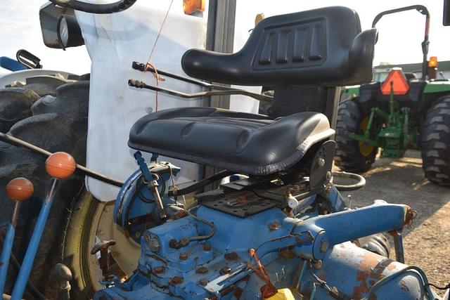 Image of Ford 4630 equipment image 4