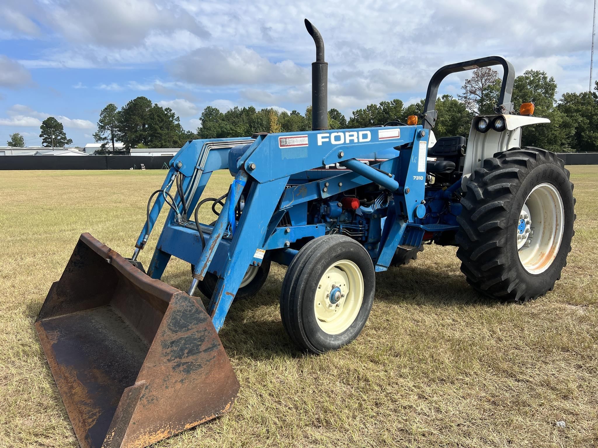 Ford 4630 Equipment Image0