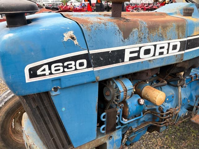 Image of Ford 4630 equipment image 3