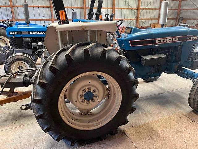 Image of Ford 4630 equipment image 3