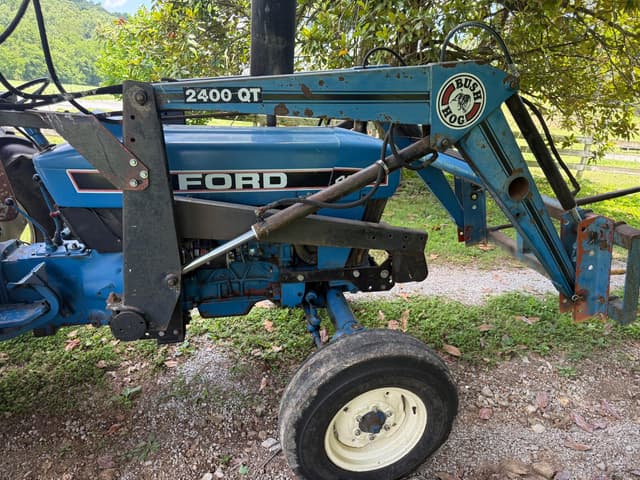 Image of Ford 4630 equipment image 4