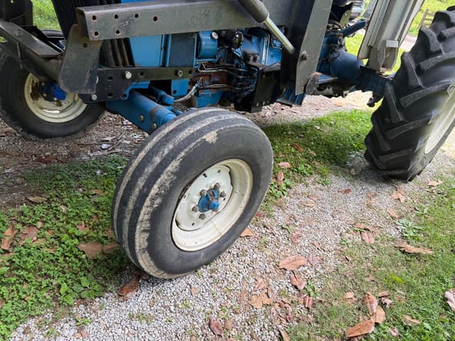 Image of Ford 4630 equipment image 2