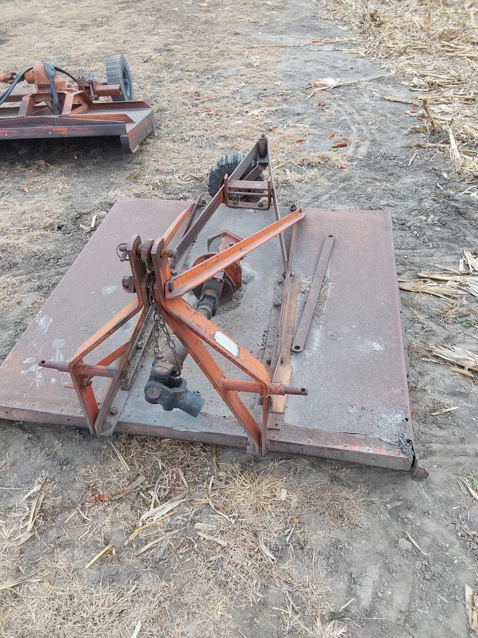 Ford 901 Equipment Image0