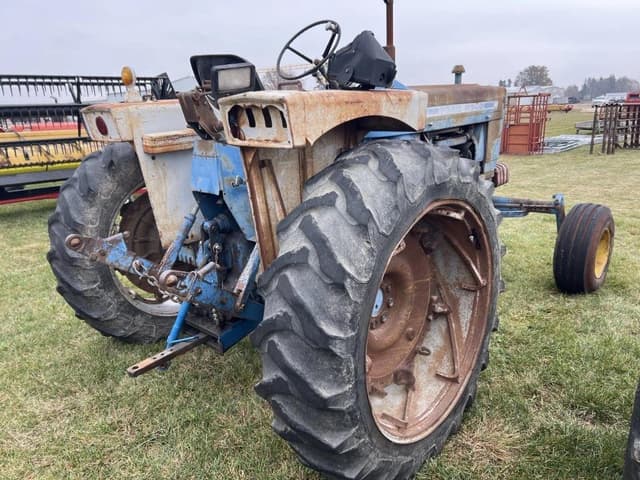 Image of Ford 5000 equipment image 2