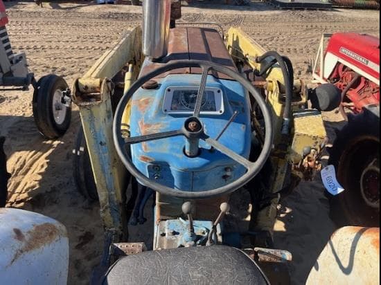 Image of Ford 5000 equipment image 4