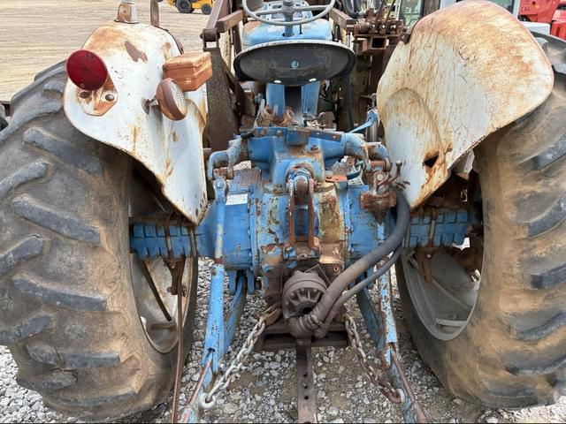 Image of Ford 5000 equipment image 4