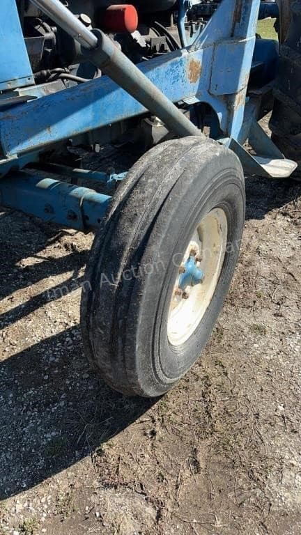 Image of Ford 5000 equipment image 4