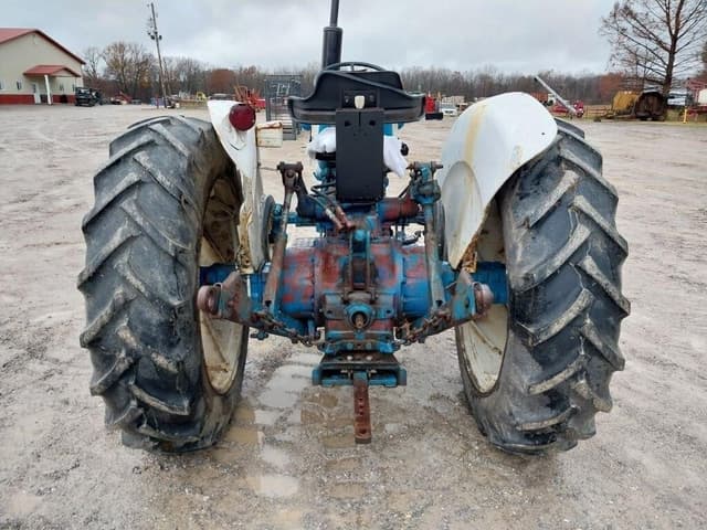 Image of Ford 5000 equipment image 3