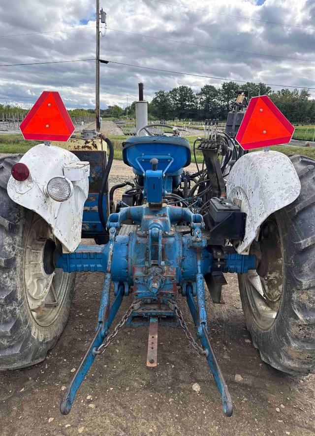 Image of Ford 5000 equipment image 4