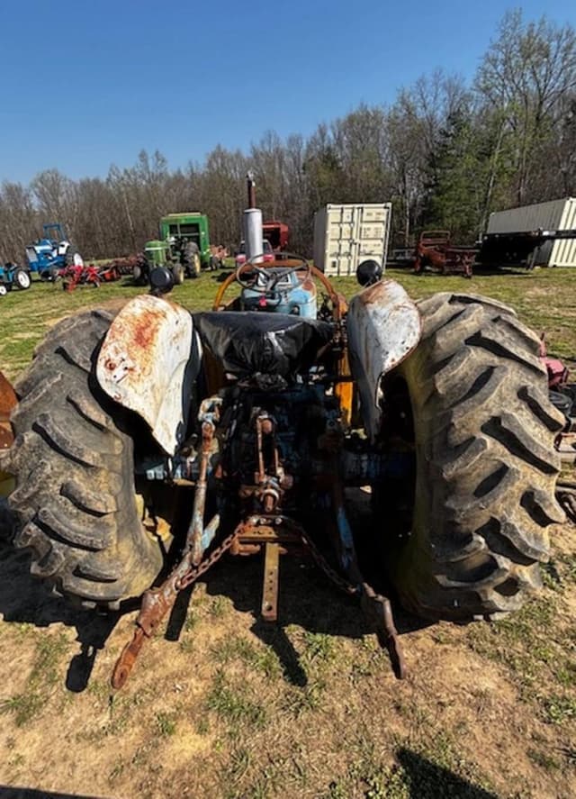 Image of Ford 5000 equipment image 3