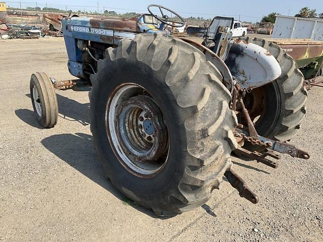 Image of Ford 5000 equipment image 3
