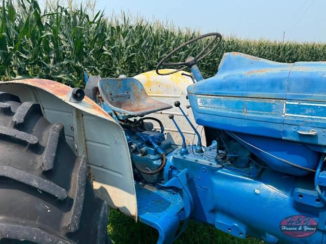 Image of Ford 5000 equipment image 4