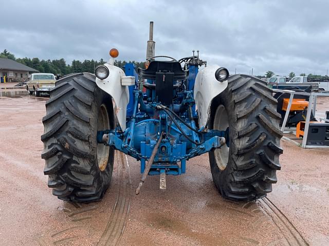 Image of Ford 5000 equipment image 3