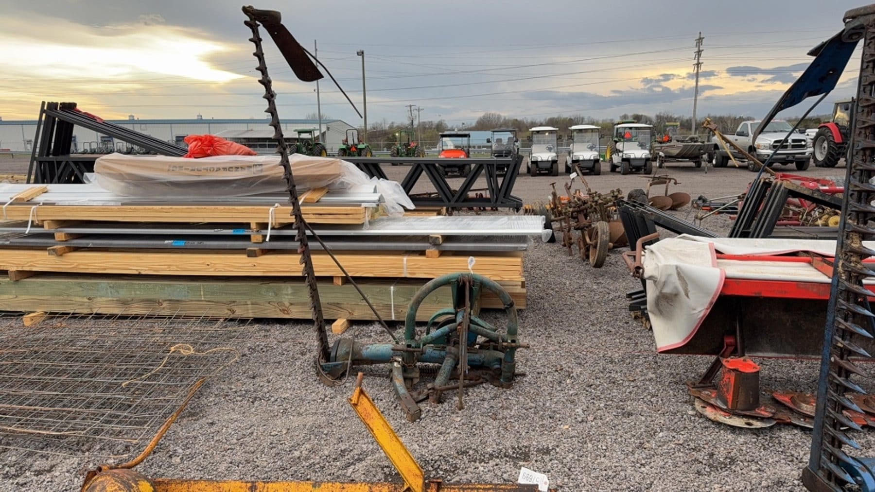 Ford 501 Equipment Image0