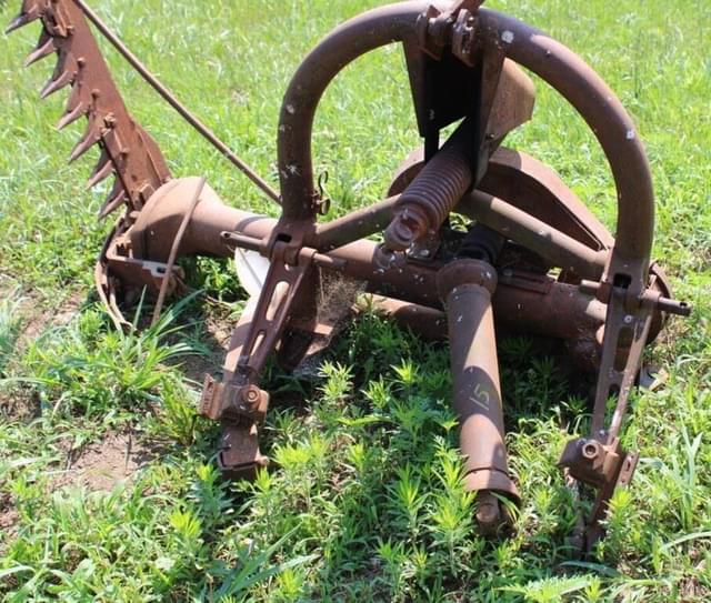 Image of Ford 501 equipment image 3