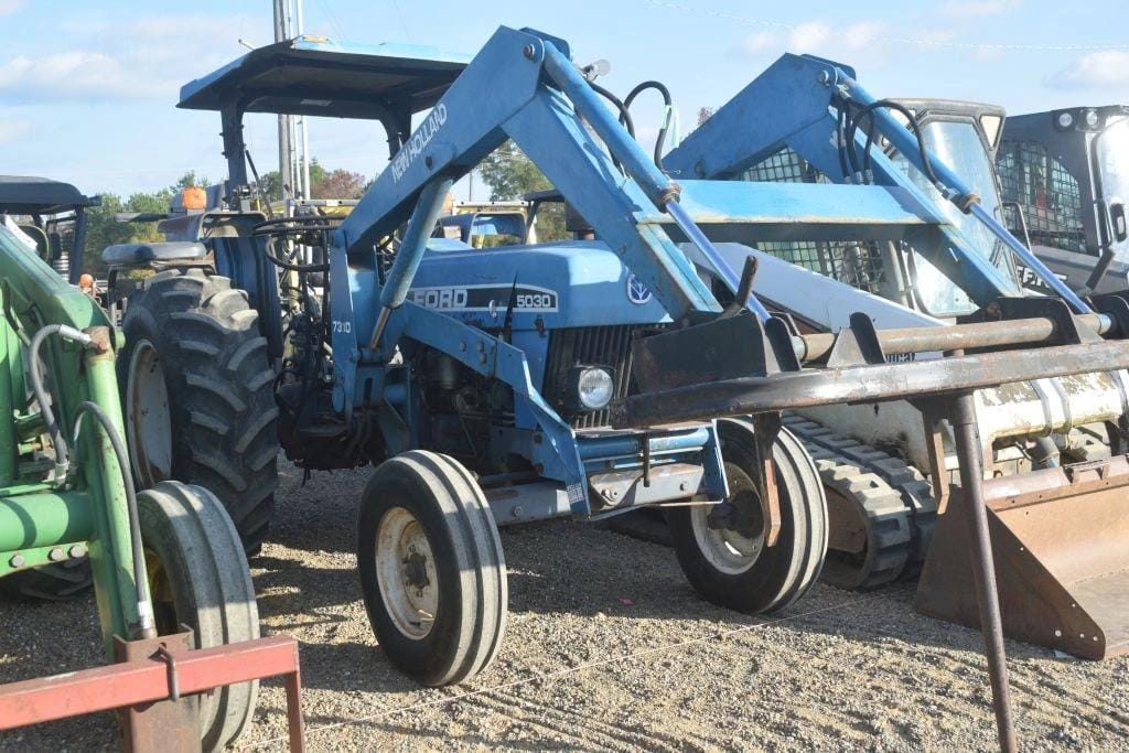 Ford 5030 Equipment Image0