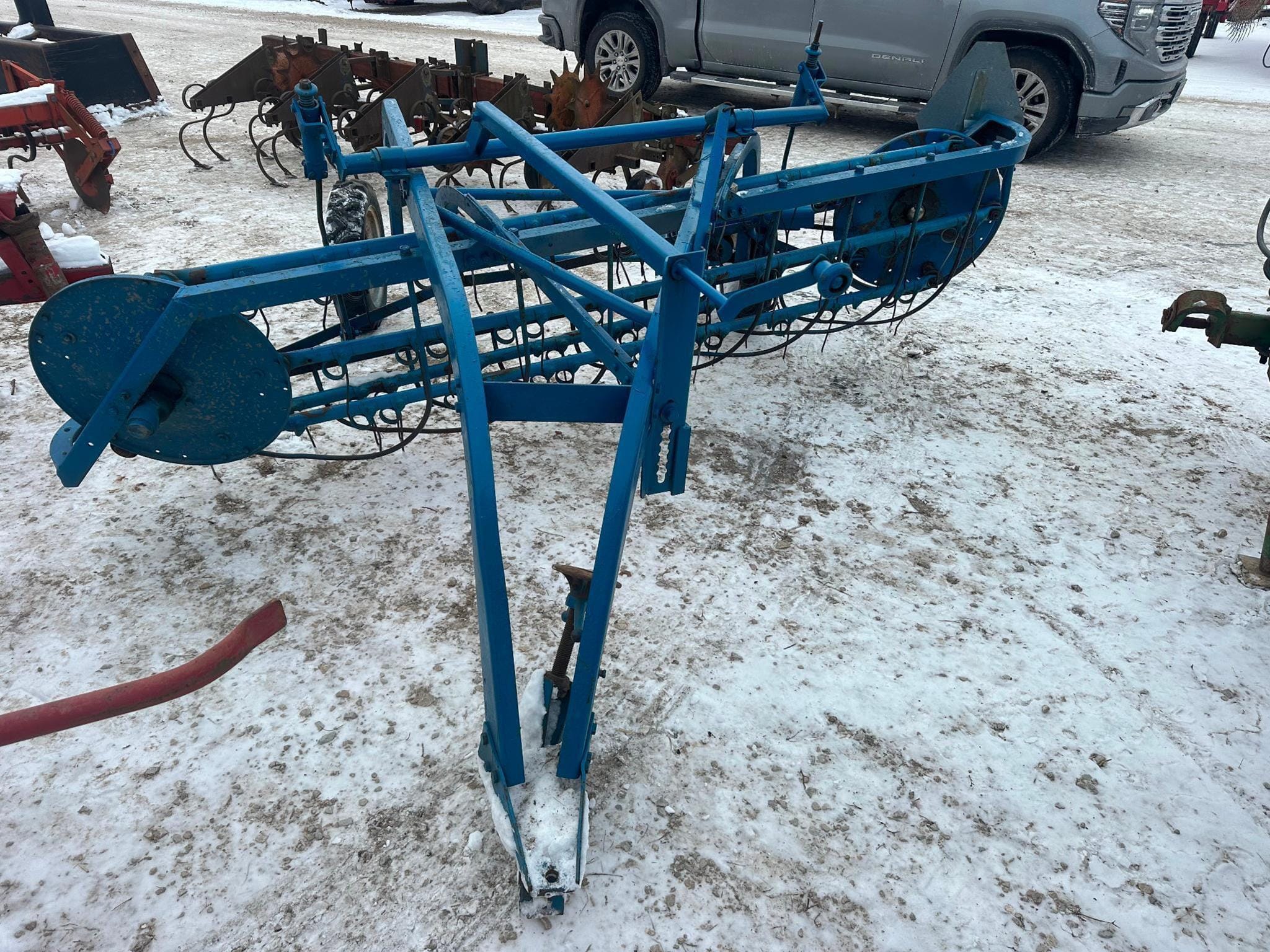 Ford 513 Equipment Image0