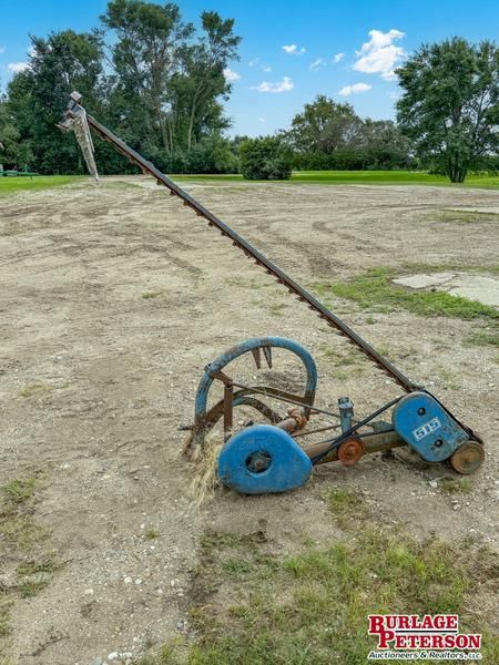 Ford 515 Equipment Image0